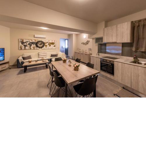 Theo and MS Luxurious Apartments
