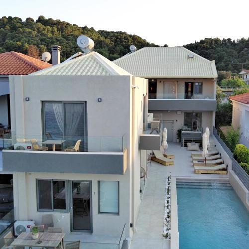 Theros Suites