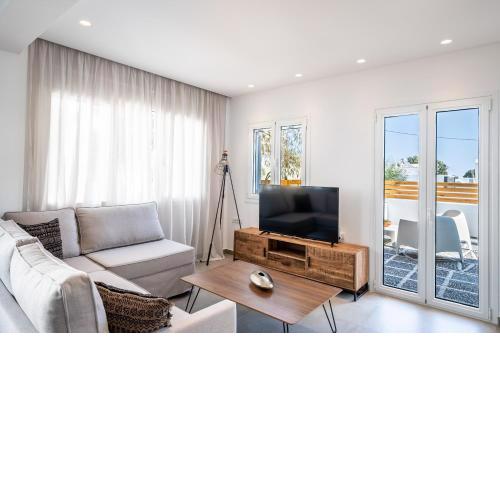 Thira Gold Suites