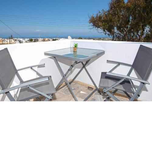 Thira Santo Apartments