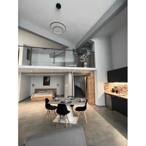 Thiseio Luxury Apartment close to Acropolis