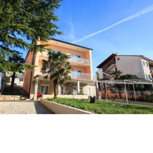 Three-Bedroom Apartment Crikvenica 3
