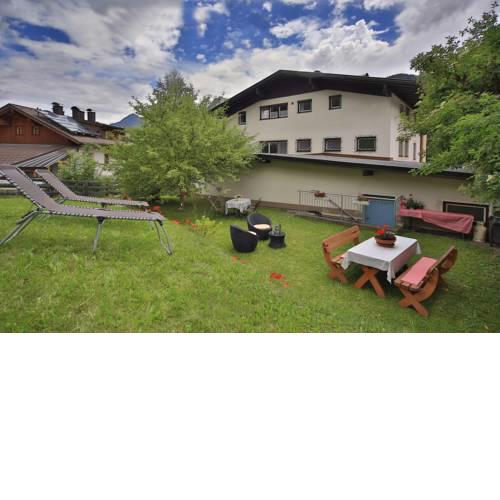 Three-Bedroom Apartment in Abfaltersbach I