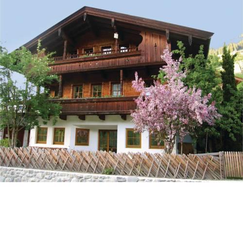 Three-Bedroom Apartment in Alpbach