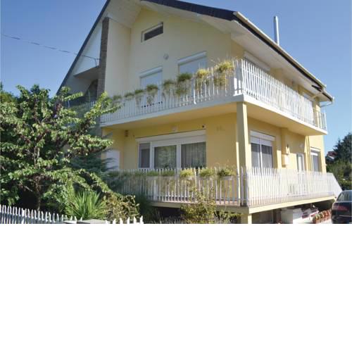 Three-Bedroom Apartment in Balatonboglar