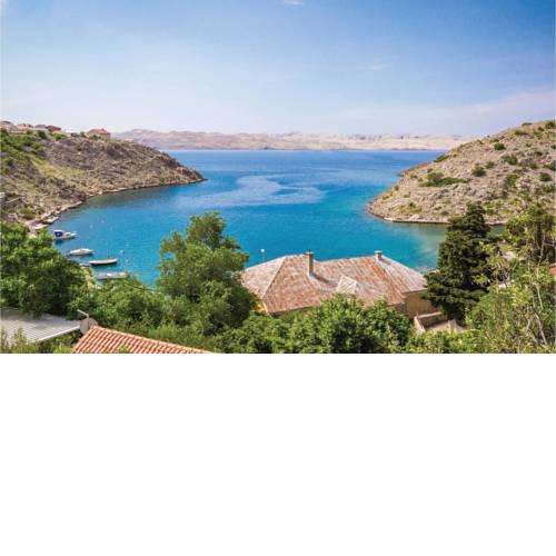 Three-Bedroom Apartment in Cesarica