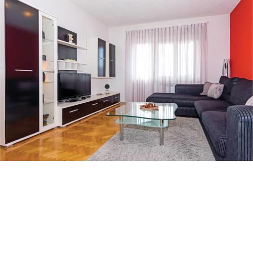 Three-Bedroom Apartment in Gata