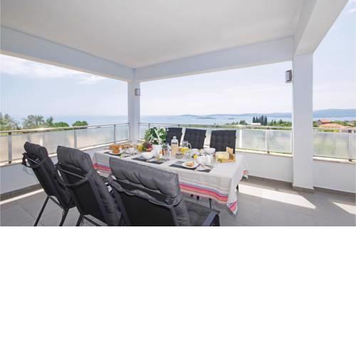 Three-Bedroom Apartment in Orebic