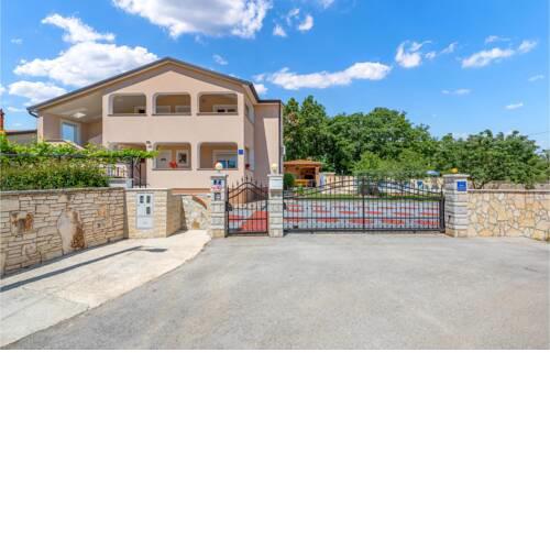 Three-Bedroom Apartment in Porec