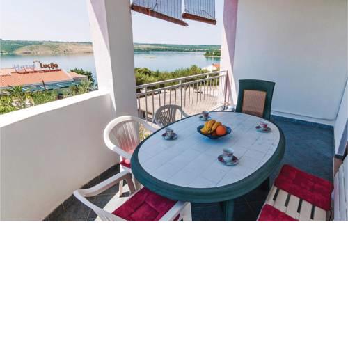 Three-Bedroom Apartment in Posedarje