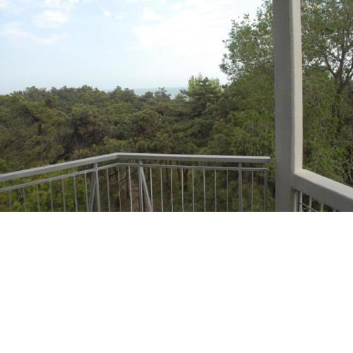 Three-bedroom Apartment with Seaview