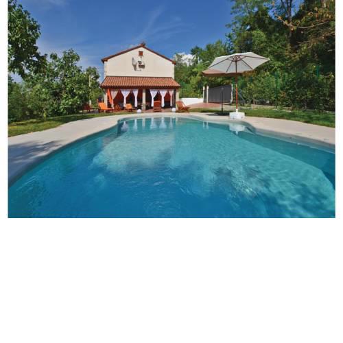 Three-Bedroom Holiday home Babici with Sea View 03