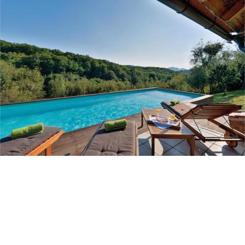 Three-Bedroom Holiday Home in Beretinec