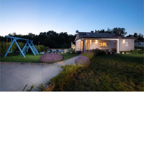 Three-Bedroom Holiday Home in Cetinici