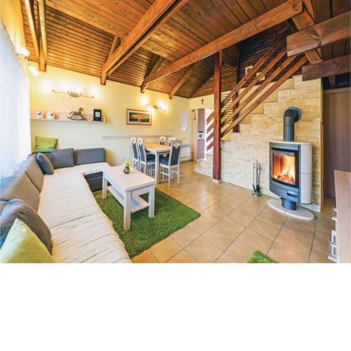 Three-Bedroom Holiday Home in Dolny Kubin