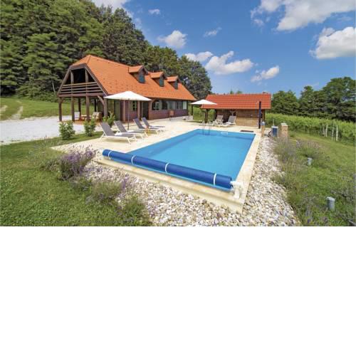 Three-Bedroom Holiday Home in Donja Stubica