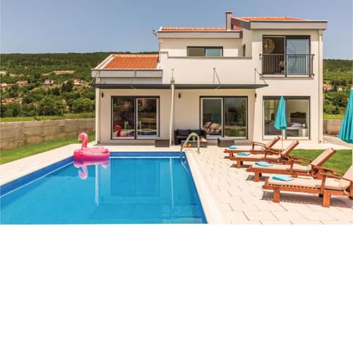 Three-Bedroom Holiday Home in Donji Prolozac
