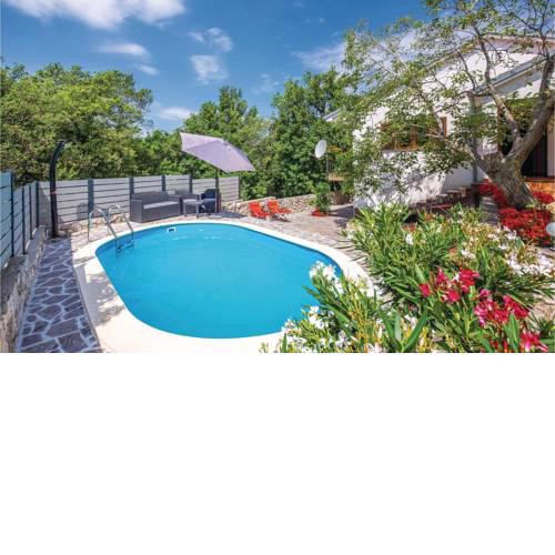 Three-Bedroom Holiday Home in Grizane