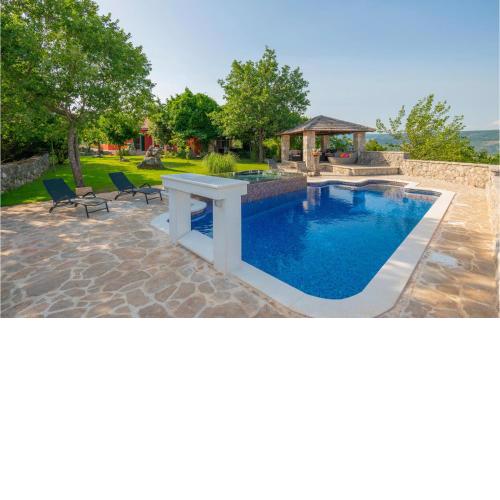 Three-Bedroom Holiday Home in Grubine