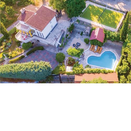 Three-Bedroom Holiday Home in Imotski