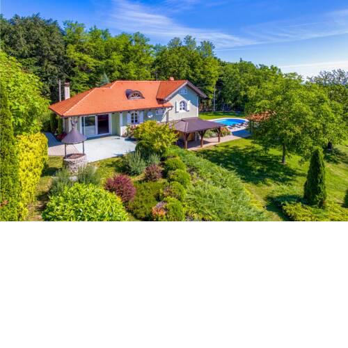 Three-Bedroom Holiday Home in Jalzabet