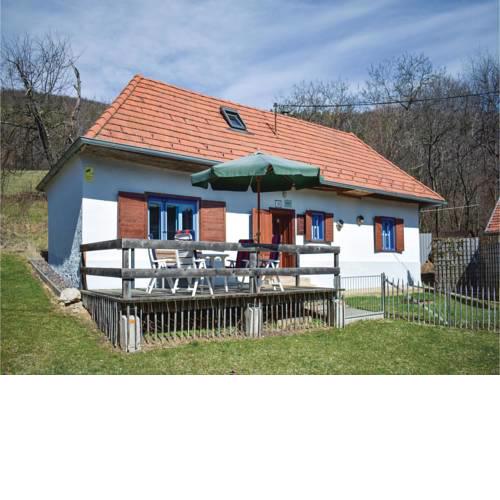 Three-Bedroom Holiday Home in Jedlove Kostolany