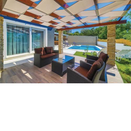 Three-Bedroom Holiday Home in Kastel Stari
