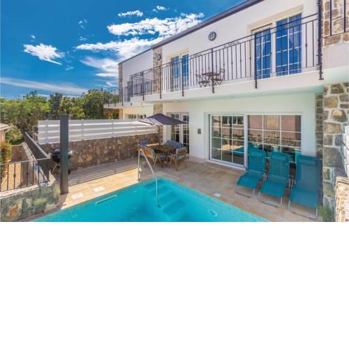 Three-Bedroom Holiday Home in Kornic