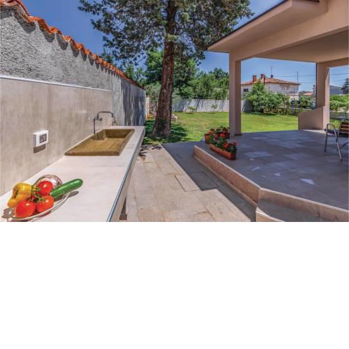 Three-Bedroom Holiday Home in Medulin