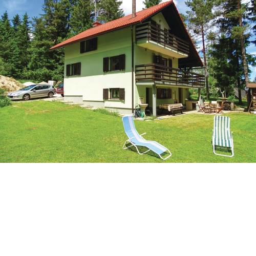 Three-Bedroom Holiday Home in Nova Vas