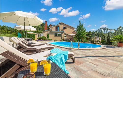 Three-Bedroom Holiday Home in Pazin