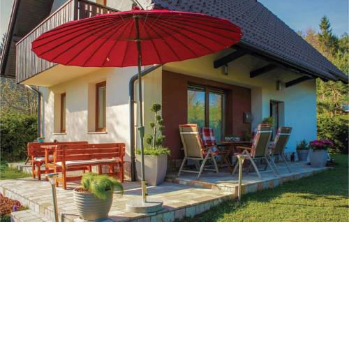 Three-Bedroom Holiday Home in Preserje