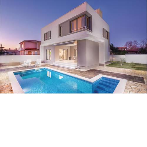 Three-Bedroom Holiday Home in Pula