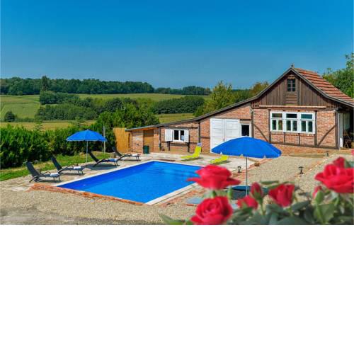 Three-Bedroom Holiday Home in Sveti Ivan Zabno