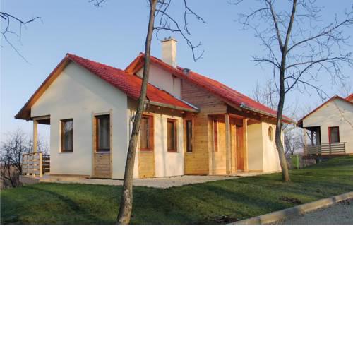 Three-Bedroom Holiday Home in Szolad