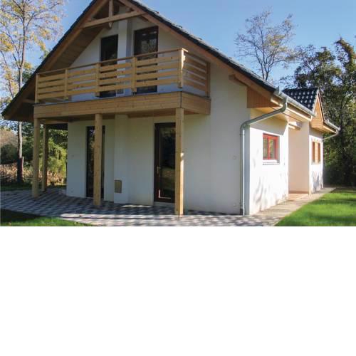 Three-Bedroom Holiday Home in Szolad