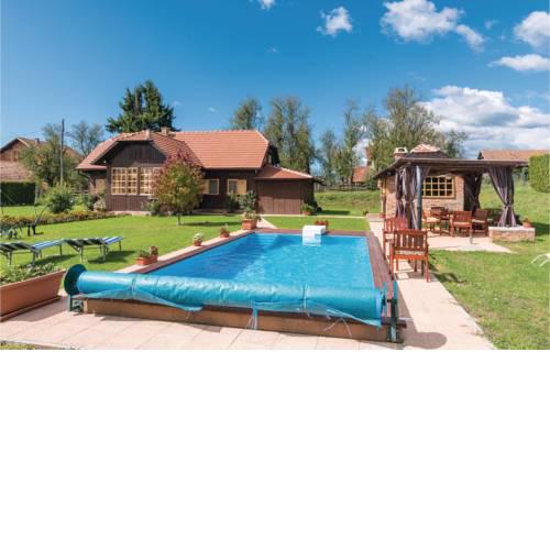 Three-Bedroom Holiday Home in Topulsko