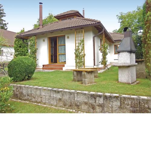 Three-Bedroom Holiday Home in Velke Popovice