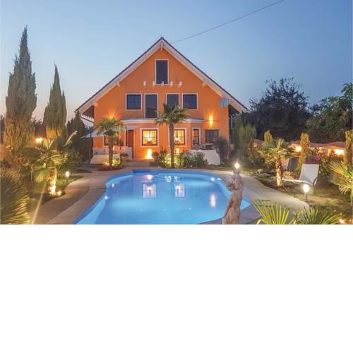 Three-Bedroom Holiday Home in Zamardi