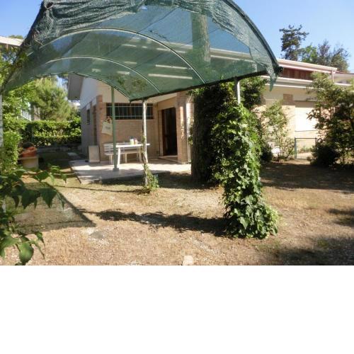 Three-Bedroom Villa with garden and 250 metres from the beach