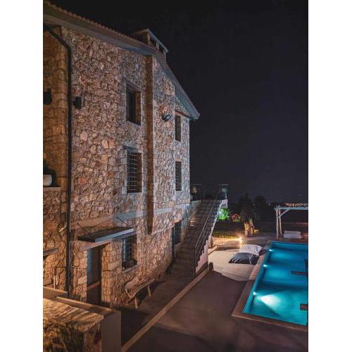 Three Dots Boutique Suites