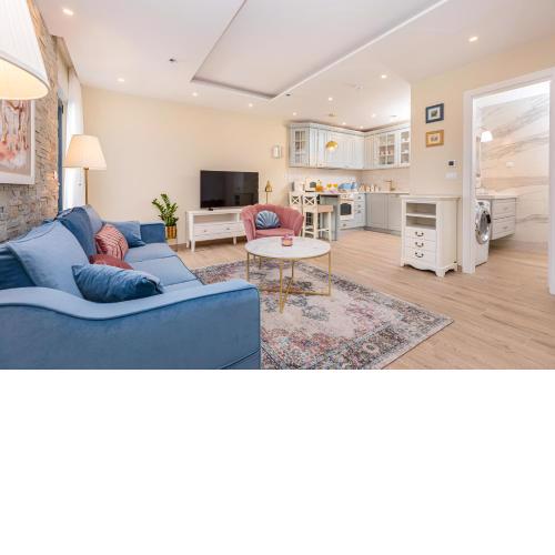 Three Musketeers Apartments
