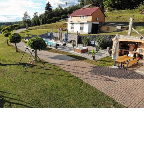 Three Stars Luxury House ART-PE with pool and SPA pool