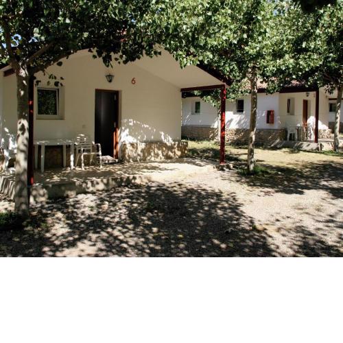 Tidy bungalow with a covered terrace, in the Aragon region