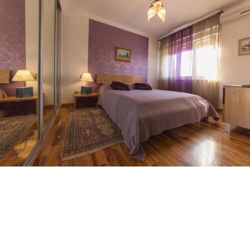 Tifani Apartment