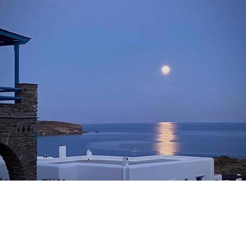 Tinos Beautiful Sunrise Apartment Near Agios Sostis Beach