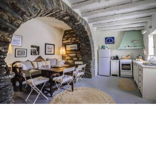 Tinos experience the house