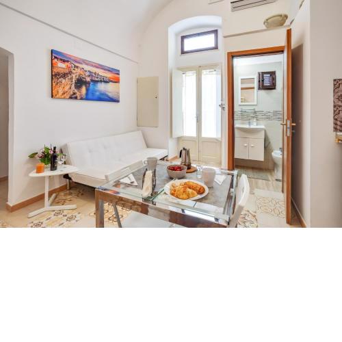 Tiny House 21 Bright Aparment