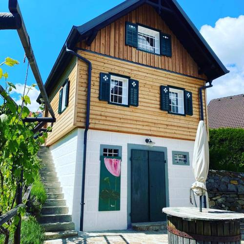 tiny lavender house Blütenstöckl