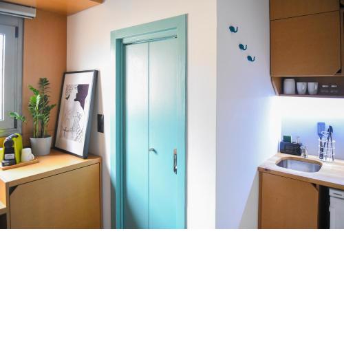Tiny, Yet Mighty Rooftop Apt with Acropolis View!